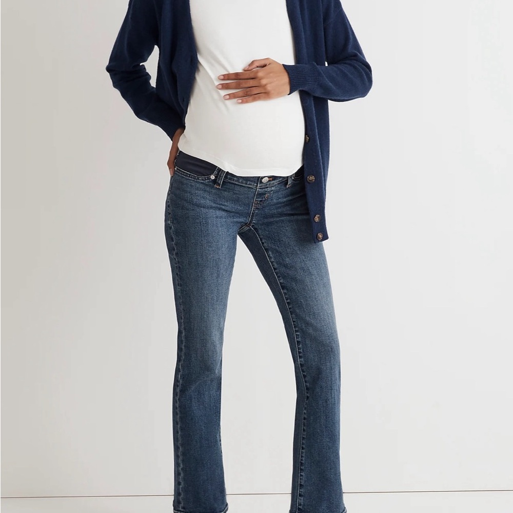 NWT Maternity Side-Panel Kick Out Crop Jeans - size 31